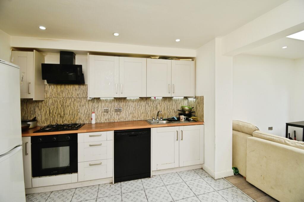 House in London - View 4