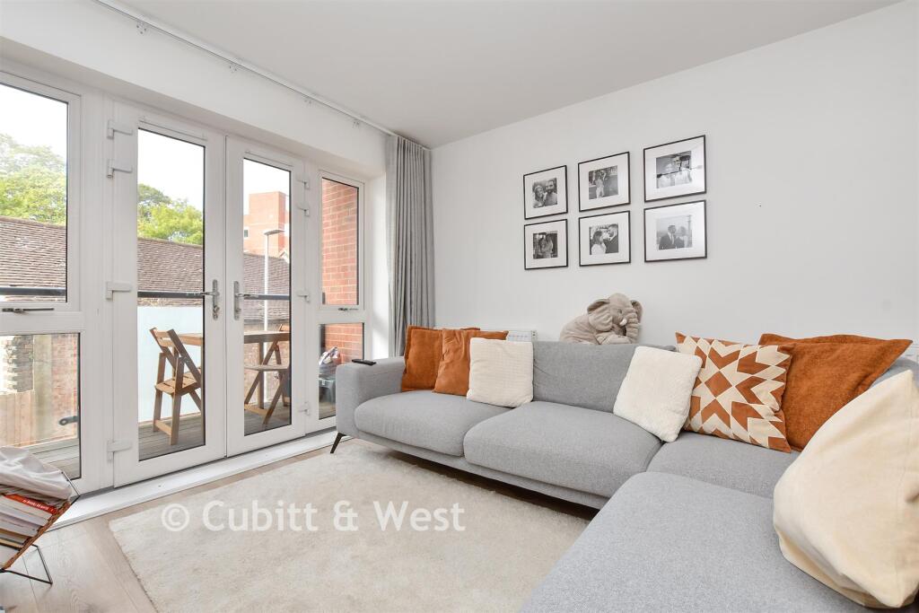Apartment in Sutton - View 5