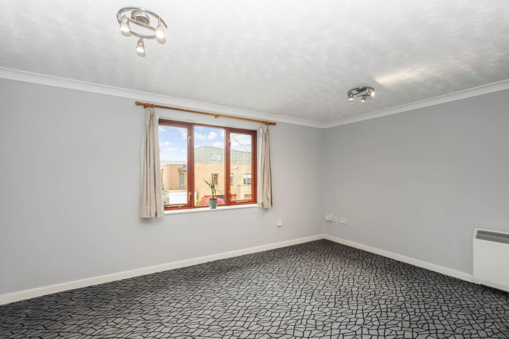 Apartment in Dacorum, Berkhamsted - View 5
