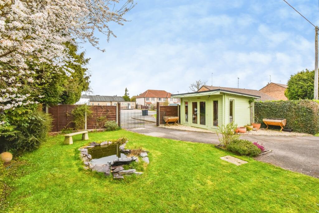 House in Durrington, Wiltshire - View 2