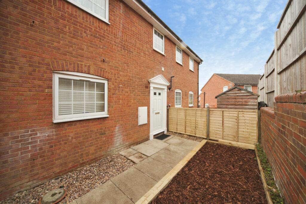 Main image of property: Felton Close, Luton