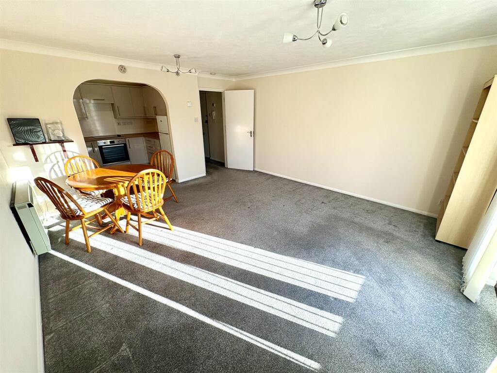 Apartment in Portsmouth - More