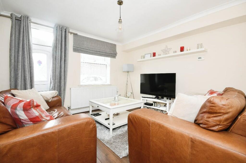 House in Chesterfield, Derbyshire - View 2