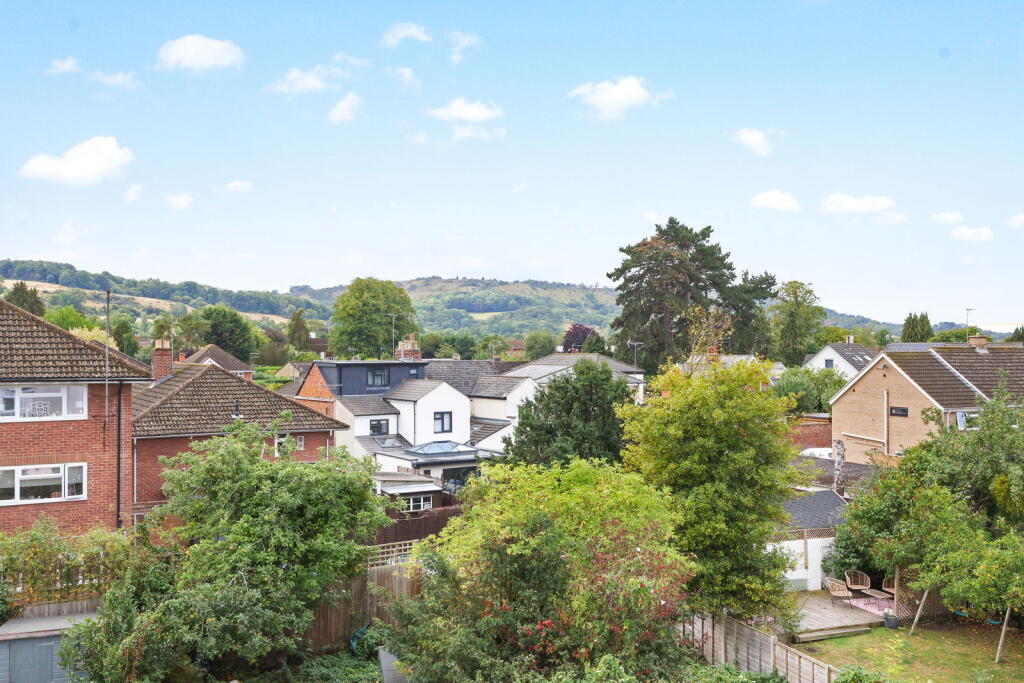 London Road, Charlton Kings, Cheltenham, GL52 6YY photo 3