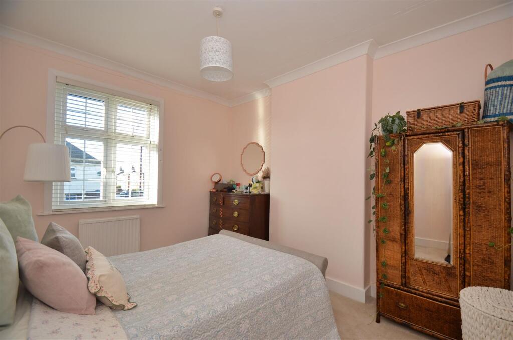 House in Ryde, Swanmore - View 6