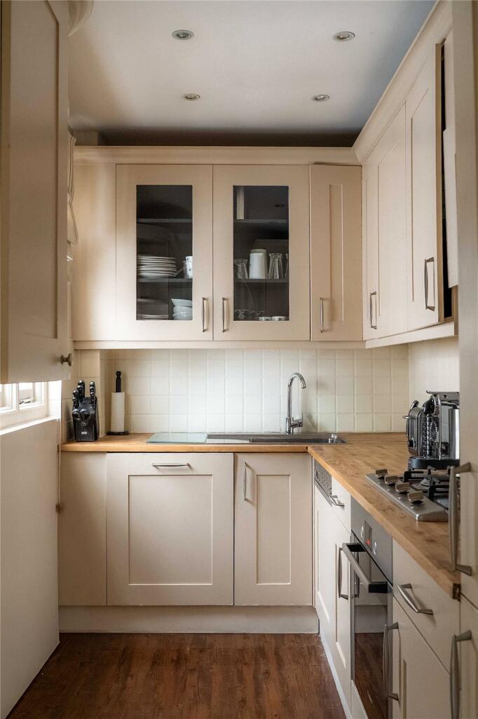 Apartment in London - View 5