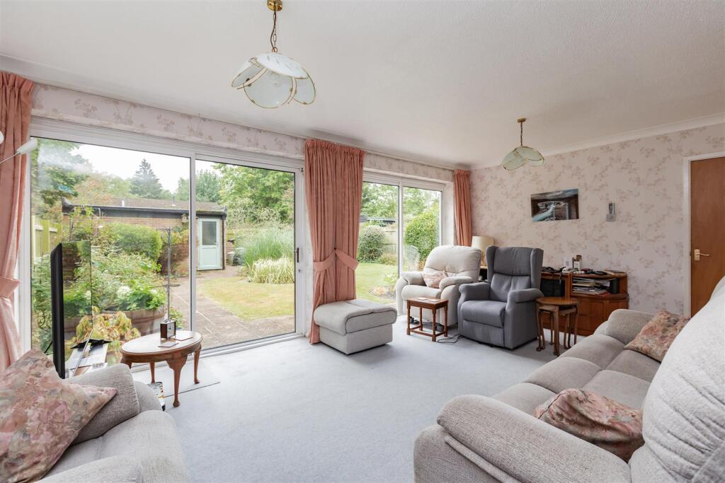 House in Sevenoaks, Manor Forstal, Ash-cum-Ridley - More
