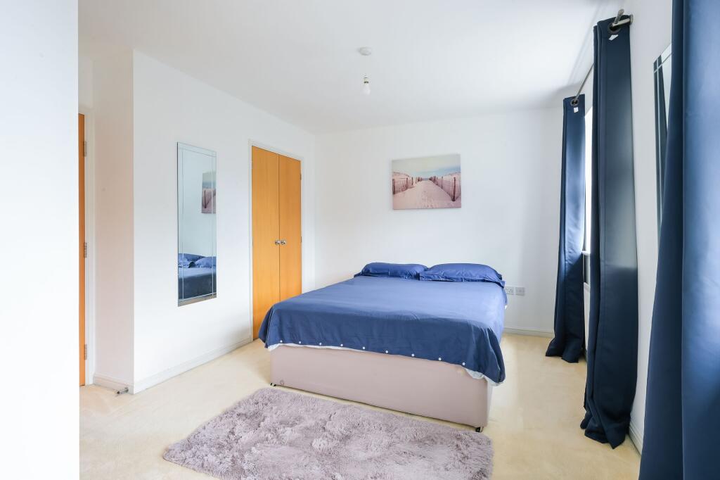 House in Epsom and Ewell, Manor Park - More
