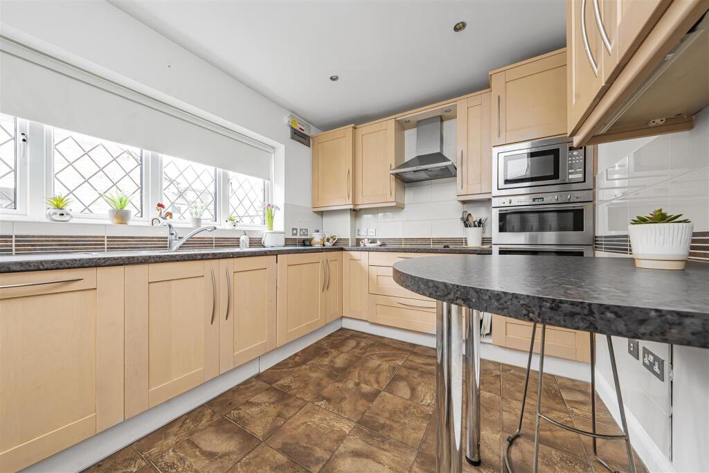 Additional image 5 of Heracles Close, Park Street, St. Albans