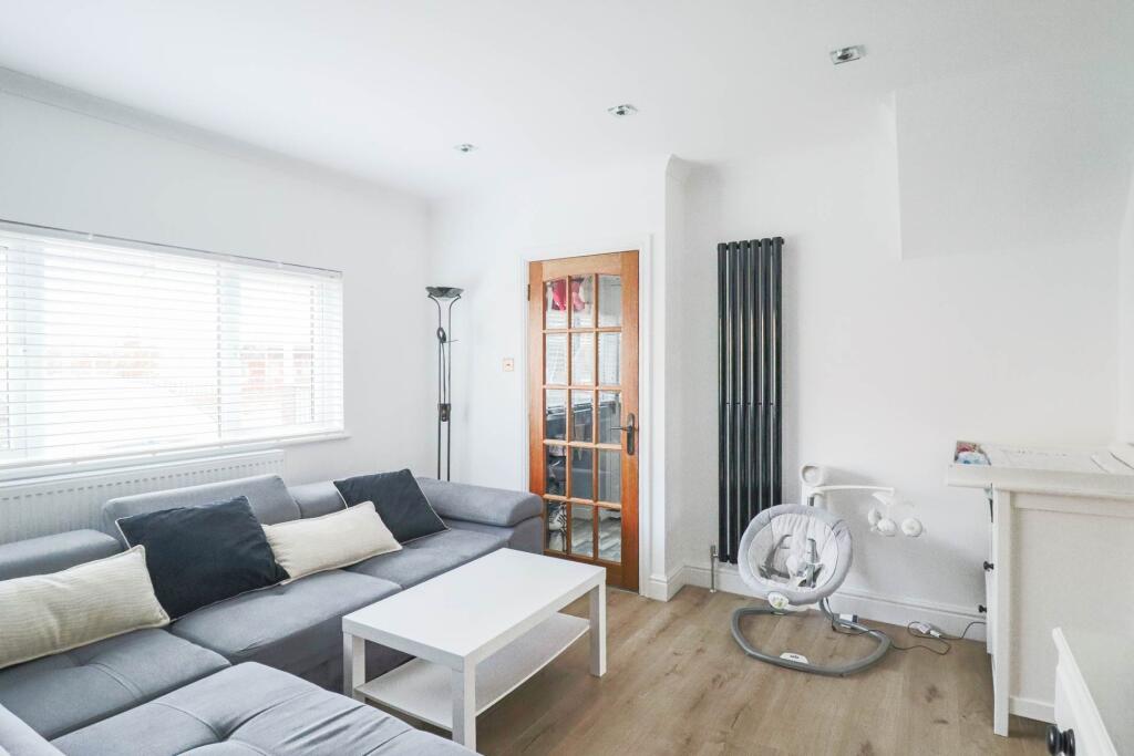 Waverley Road, Weston-super-Mare - Great First Time Buy photo 4
