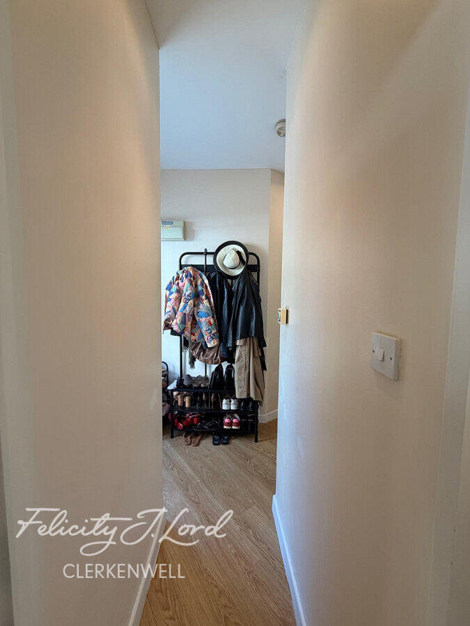 Apartment in London, Clerkenwell - View 5