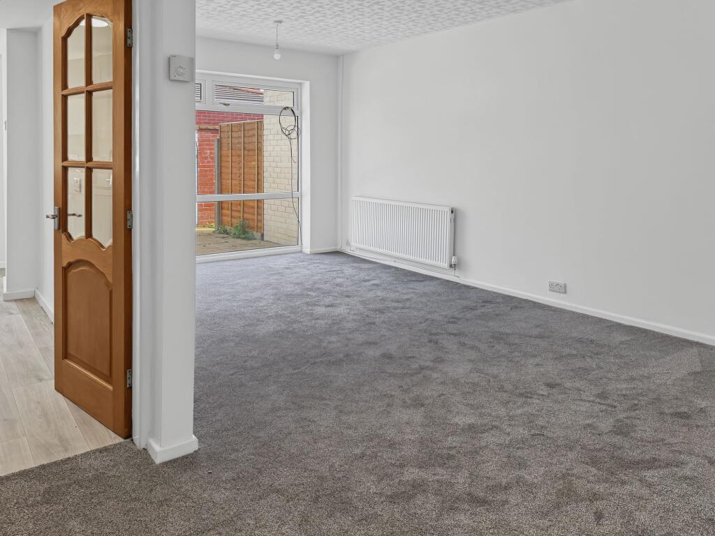 Middleton Drive, Bury, BL9 photo 4