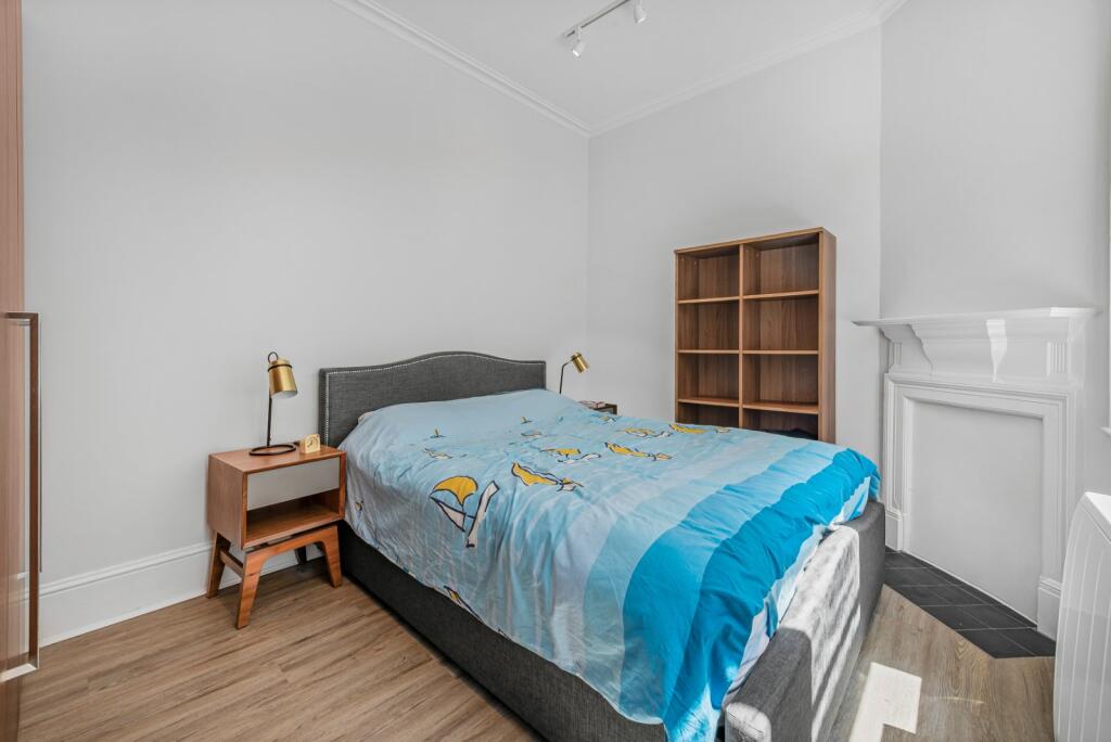 Apartment in London - View 5