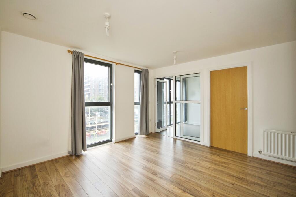 Apartment in London - More
