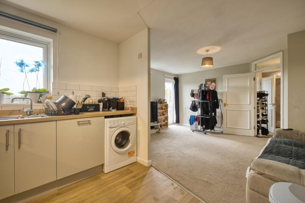 Apartment in Canterbury - More