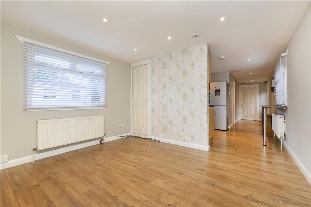 29 Cedar Road, Nivensknowe Park, Loanhead, EH20 - View 2