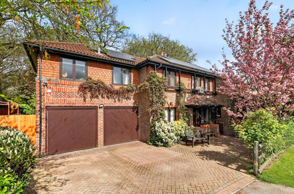 Main image of property: Tarragon Close, Bracknell, RG12