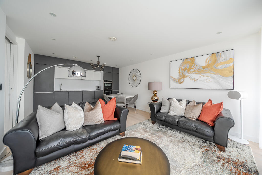 Apartment in St Albans - View 4