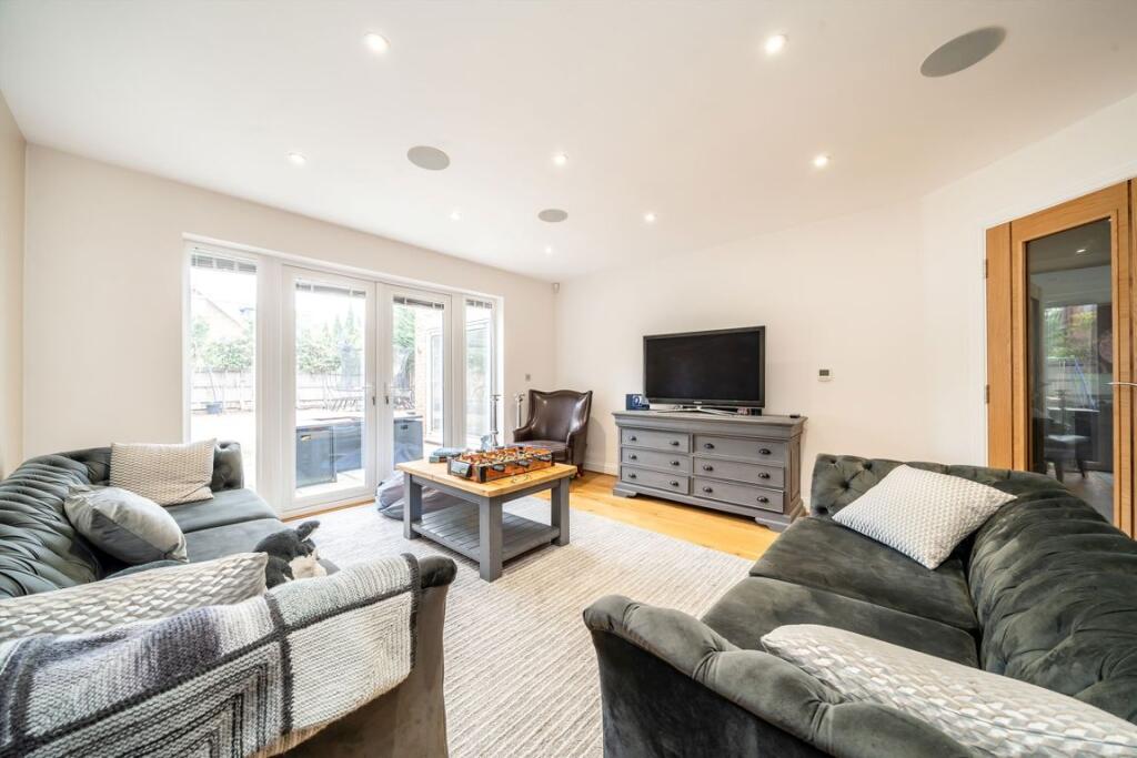 House in Elmbridge, Weybridge - View 2