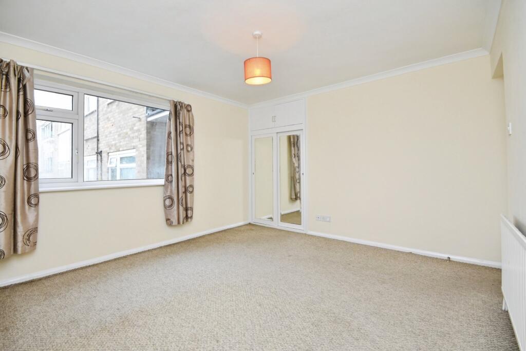 Apartment in Chelmsford - View 3