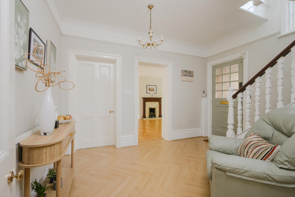 House in London - View 5