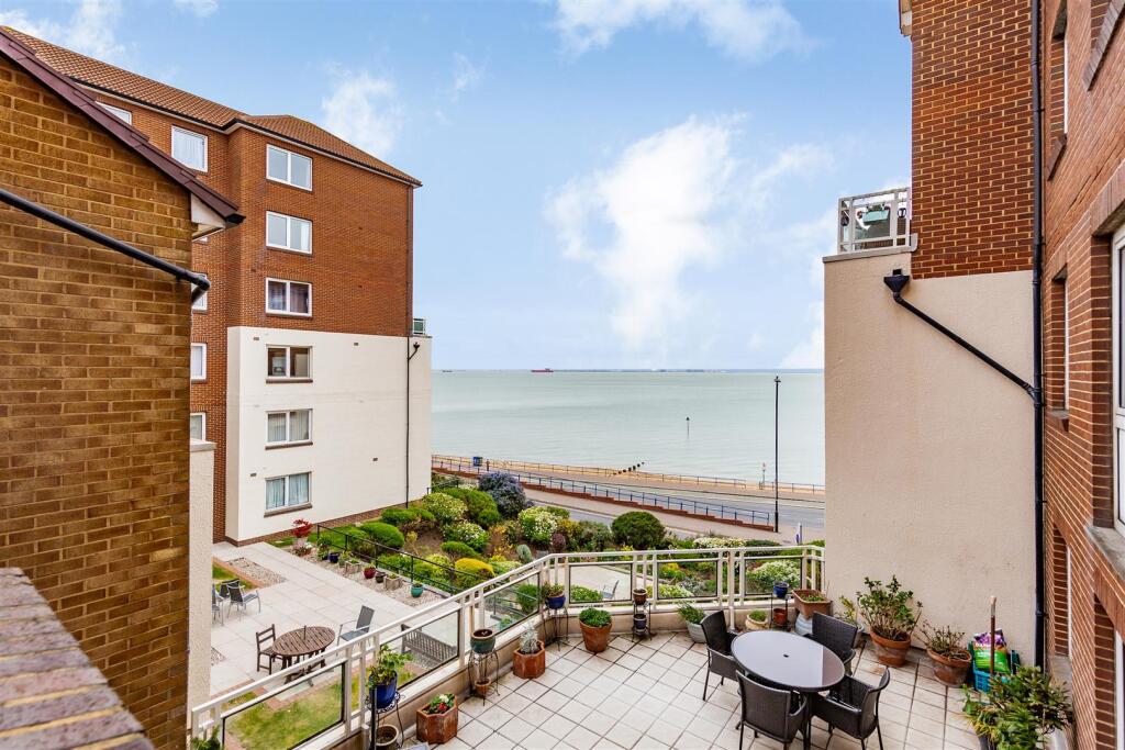 1-bed house on Holland Road, Westcliff-on-Sea, £95,000