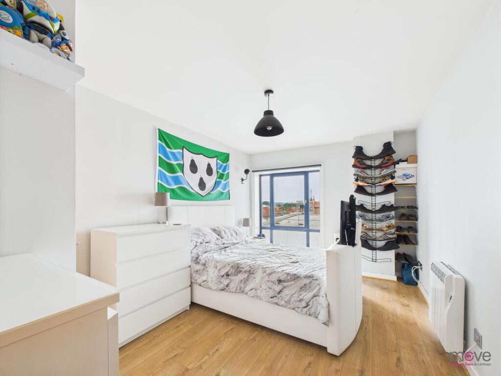 Apartment in Worcester - View 5