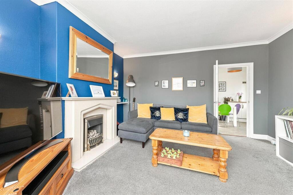 House in Halifax - View 4