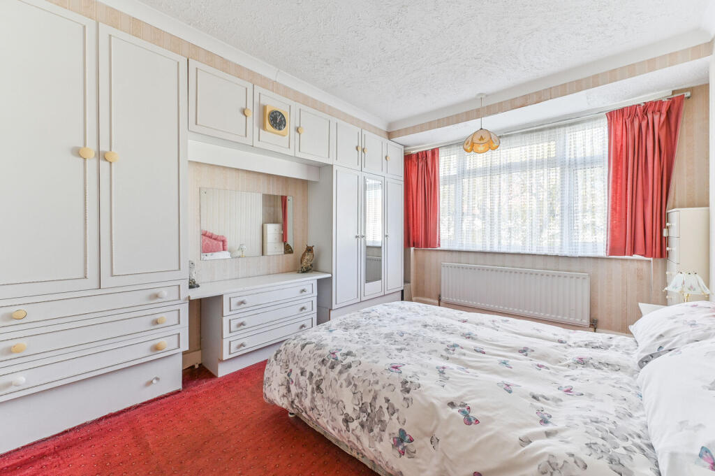 House in Croydon - More