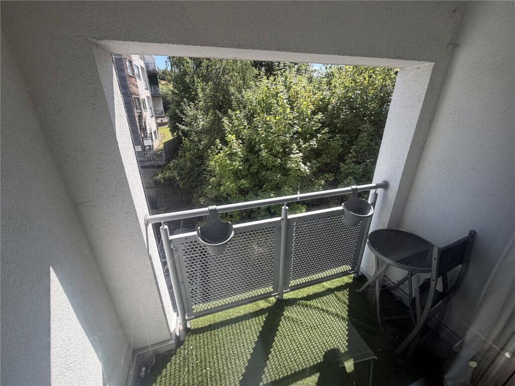 Apartment in Newcastle upon Tyne - View 4