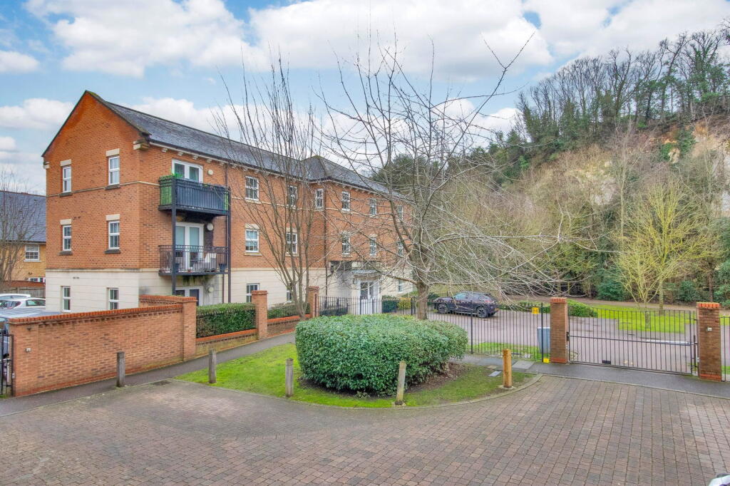 Main image of property: Empire Walk, Greenhithe, Kent, DA9 9FU