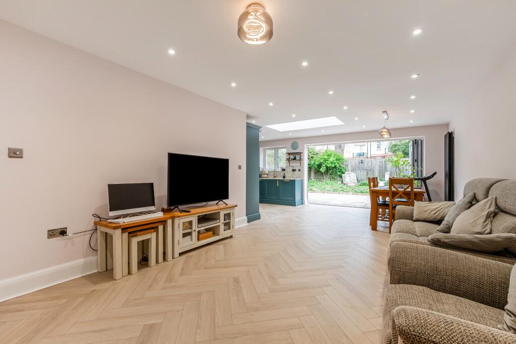 House in Southampton - View 4