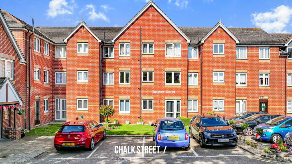 2-bed house on Draper Court, Mavis Grove, Hornchurch, RM12, £220,000