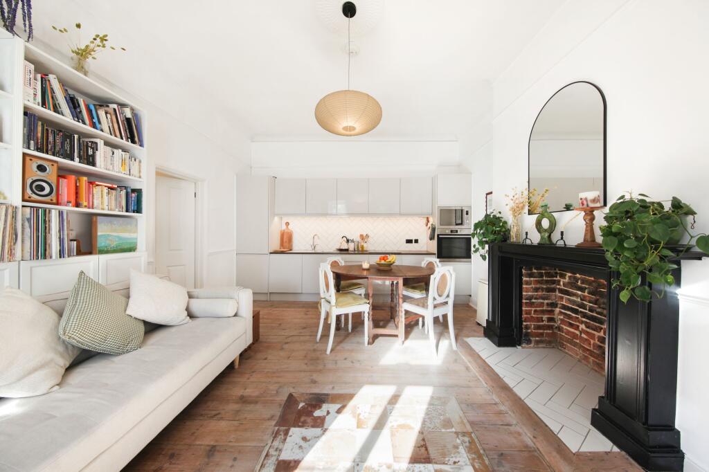 Apartment in London - View 2
