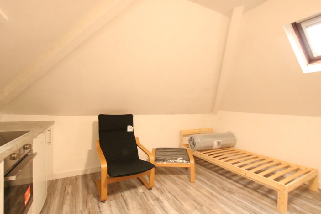 Studio flat for rent