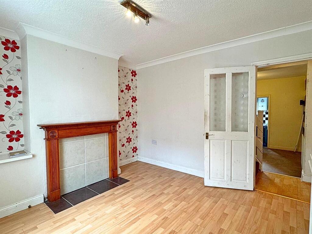 House in Lincoln - View 5