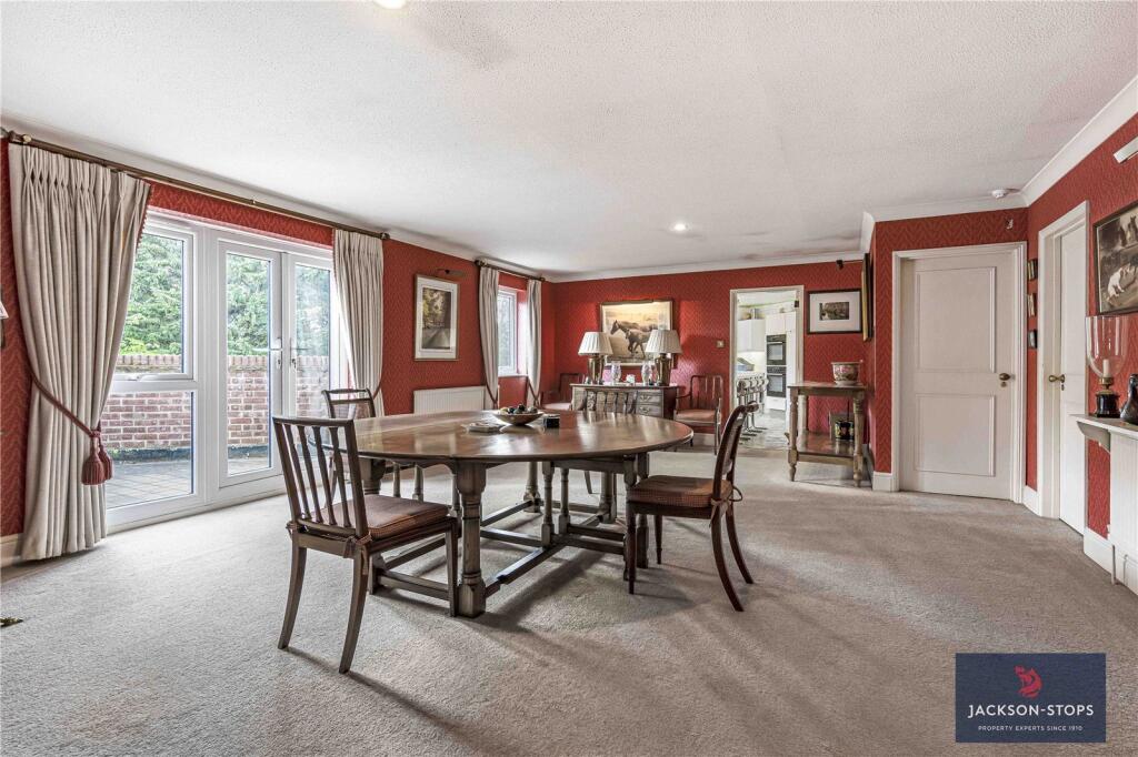 Apartment in West Suffolk, Newmarket - View 2