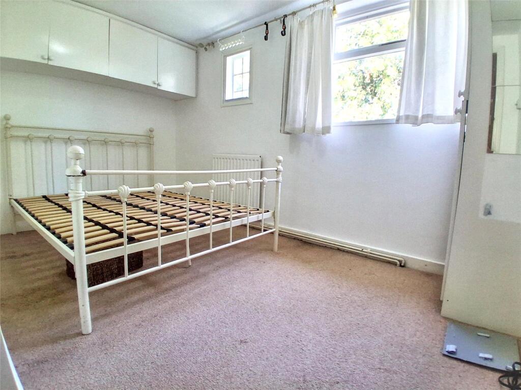 Apartment in London, High Barnet - View 4
