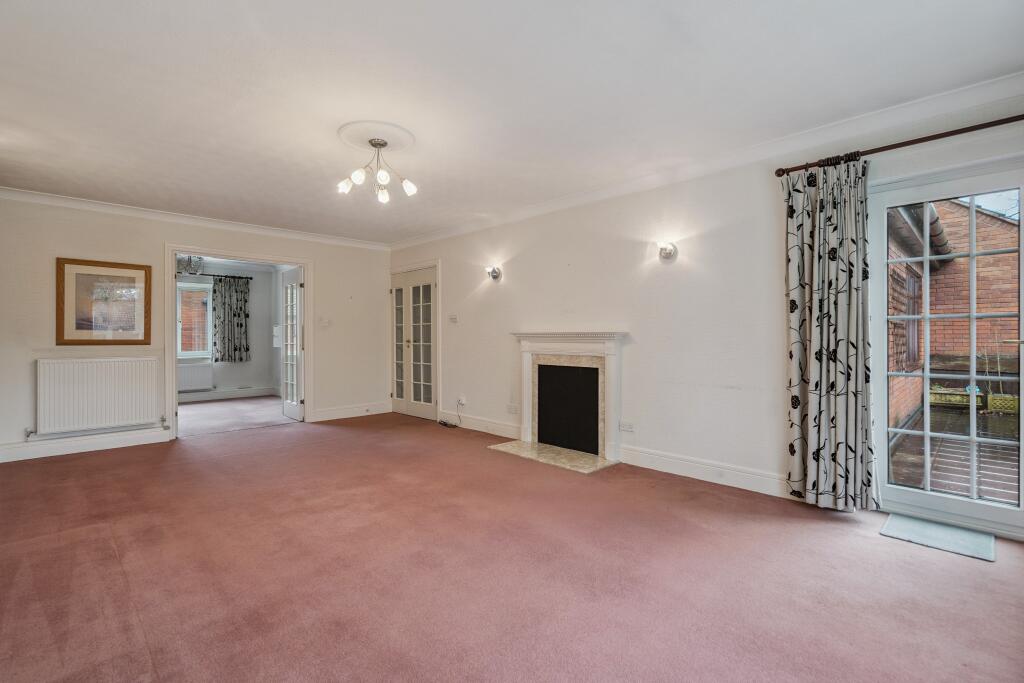 Apartment in Hemel Hempstead - View 2
