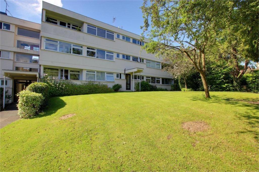 Main image of property: Palmerston Road, Buckhurst Hill, Essex, IG9