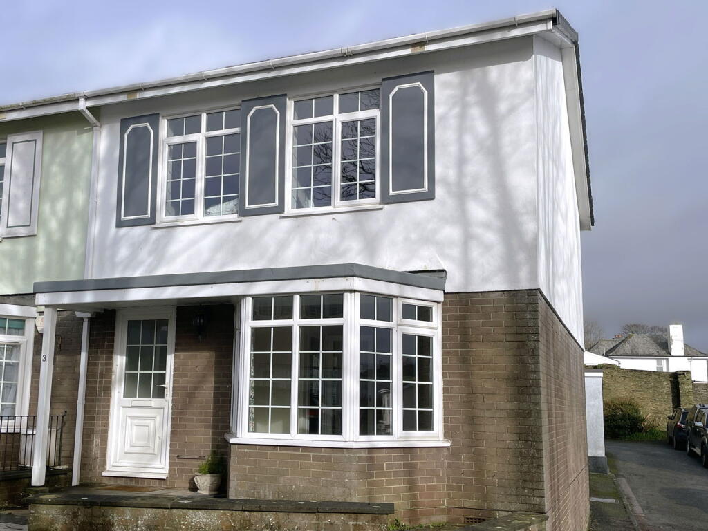 Main image of property: Knowle House Close, Kingsbridge, TQ7 1AN