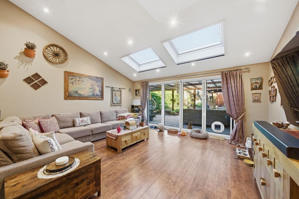 House in Cambridge, Cherry Hinton - View 2