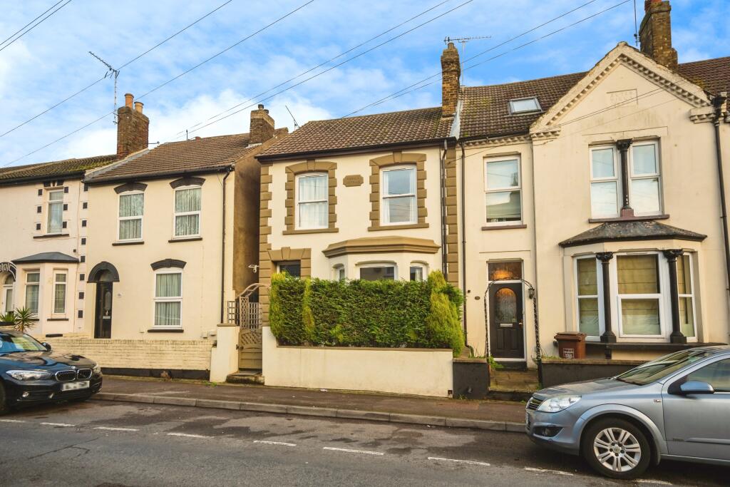 Main image of property: 18 Kingswood Road, Gillingham, ME7