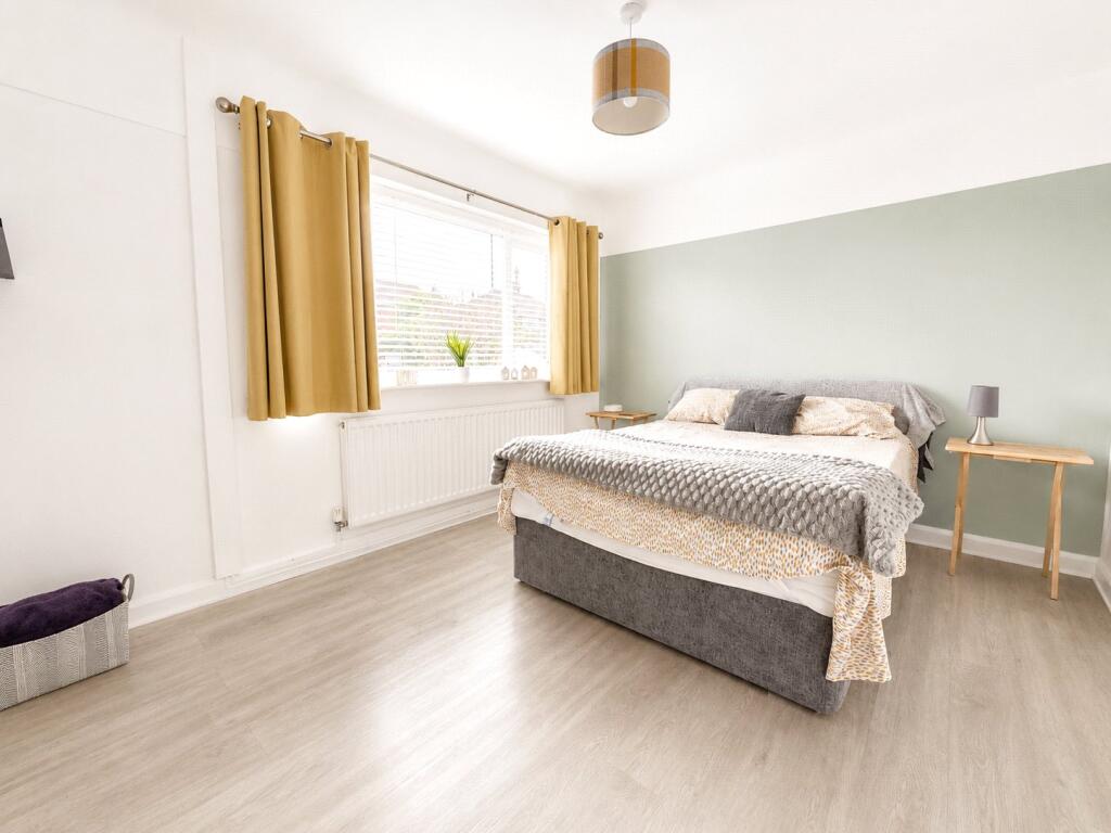 House in Wirral, Liverpool City Region - View 5