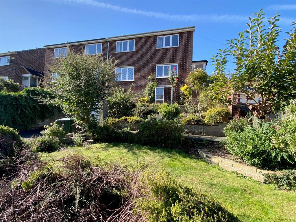 House in Huddersfield - View 4