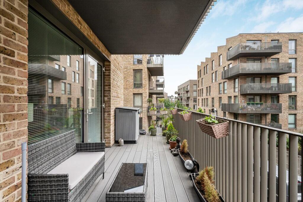 Apartment in Twickenham - View 2