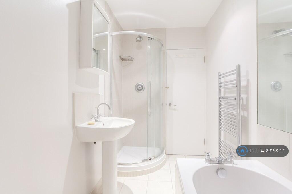 2 bedroom maisonette for rent