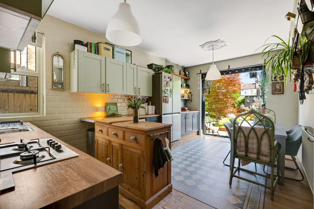 House in London, Penge - View 2