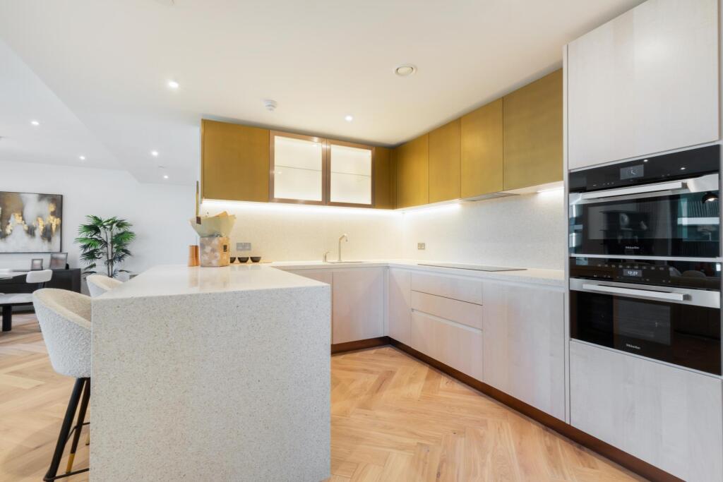 Apartment in London - View 5