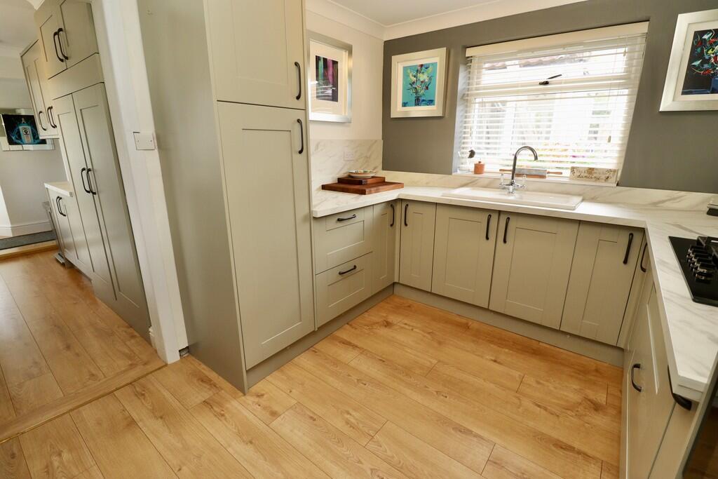 House in North Kesteven, Navenby - View 2